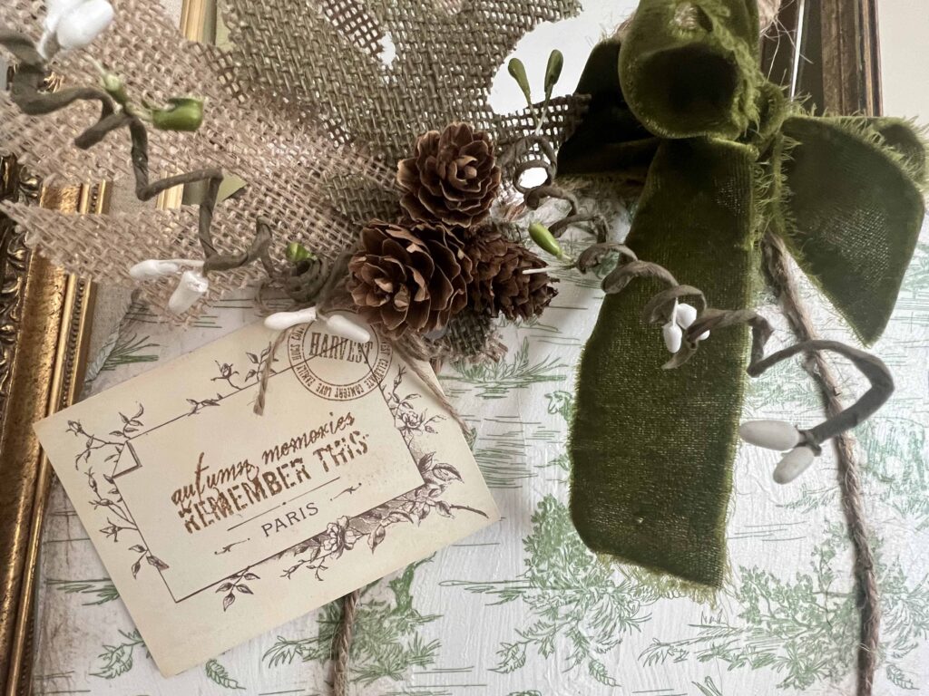 toile decoupaged DT pumpkin sign