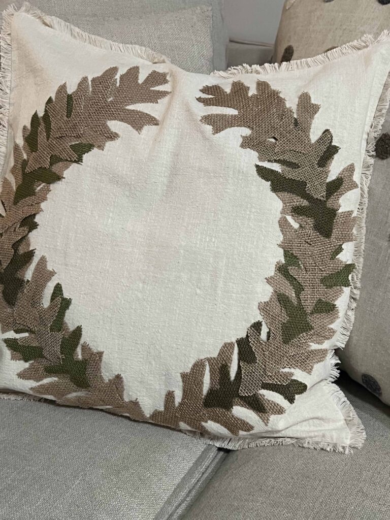 no sew laurel wreath pillow DIY