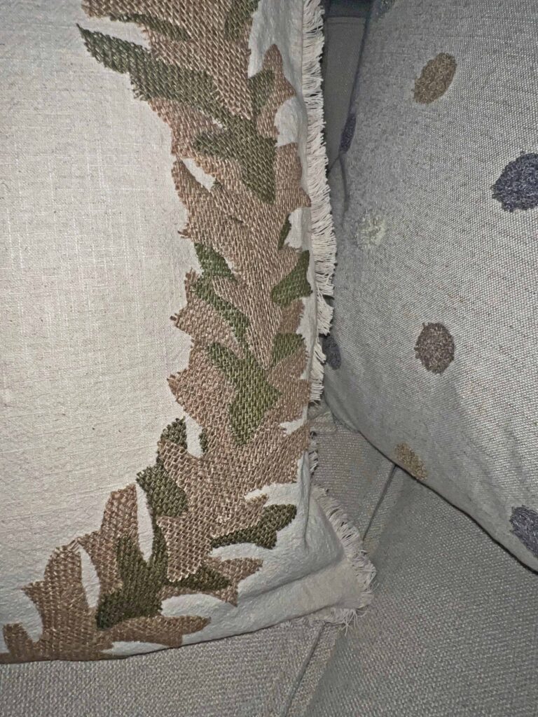 no sew laurel wreath pillow DIY