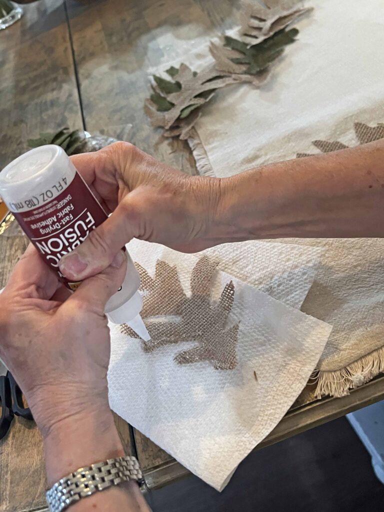 no sew laurel wreath pillow DIY