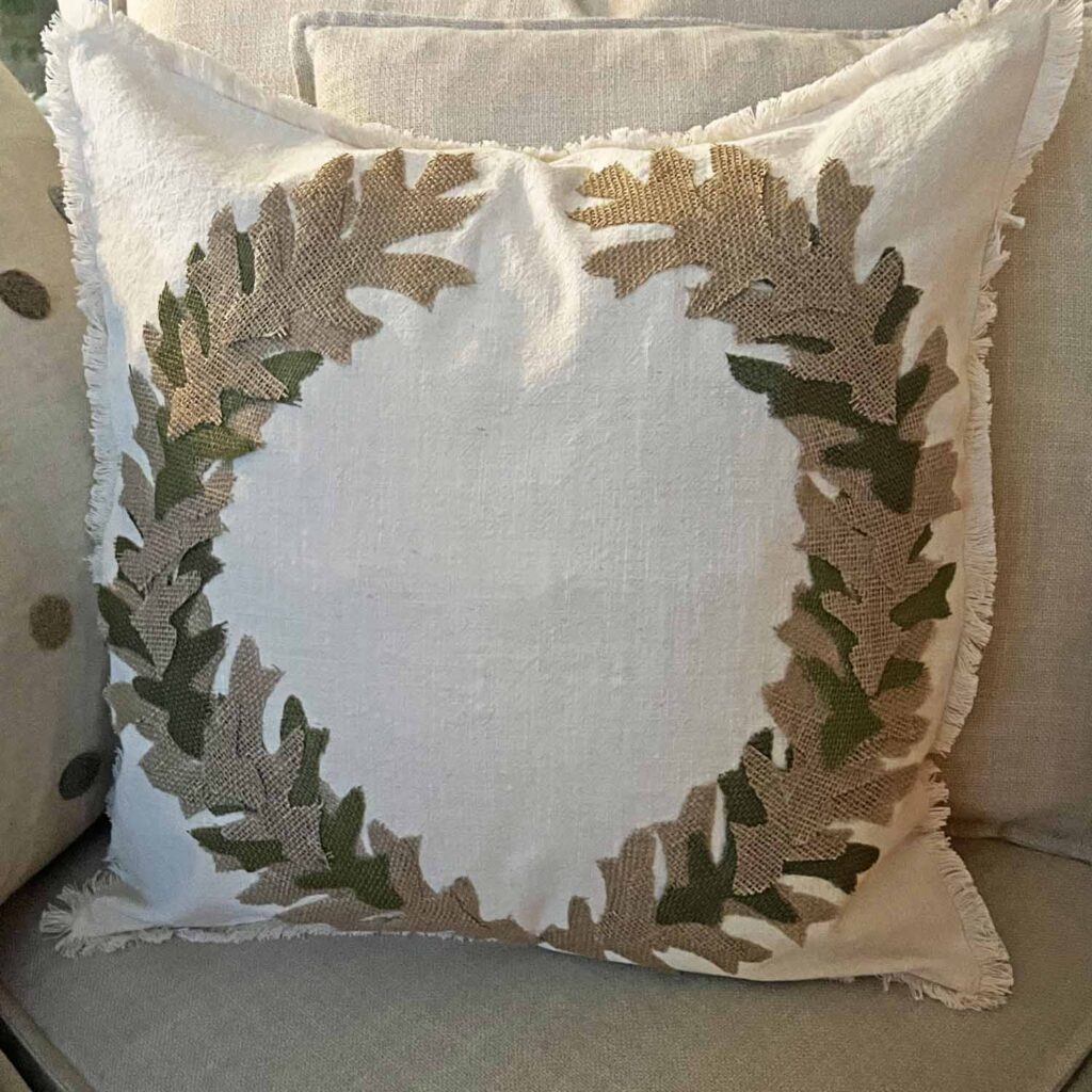 no sew laurel wreath pillow DIY