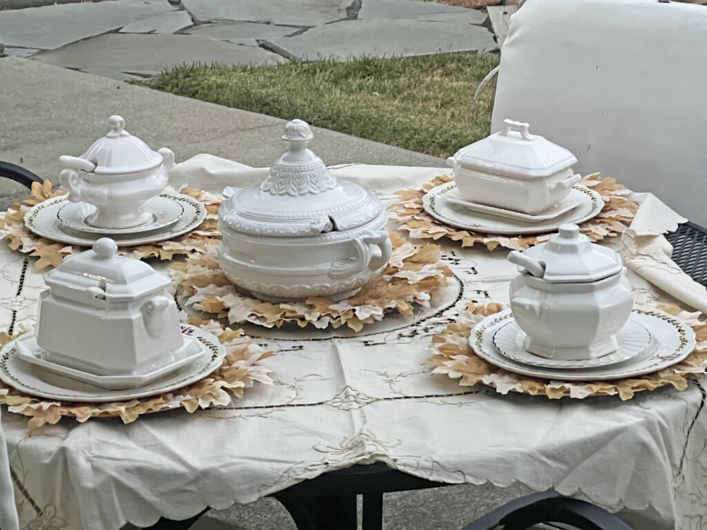 soup tureen table