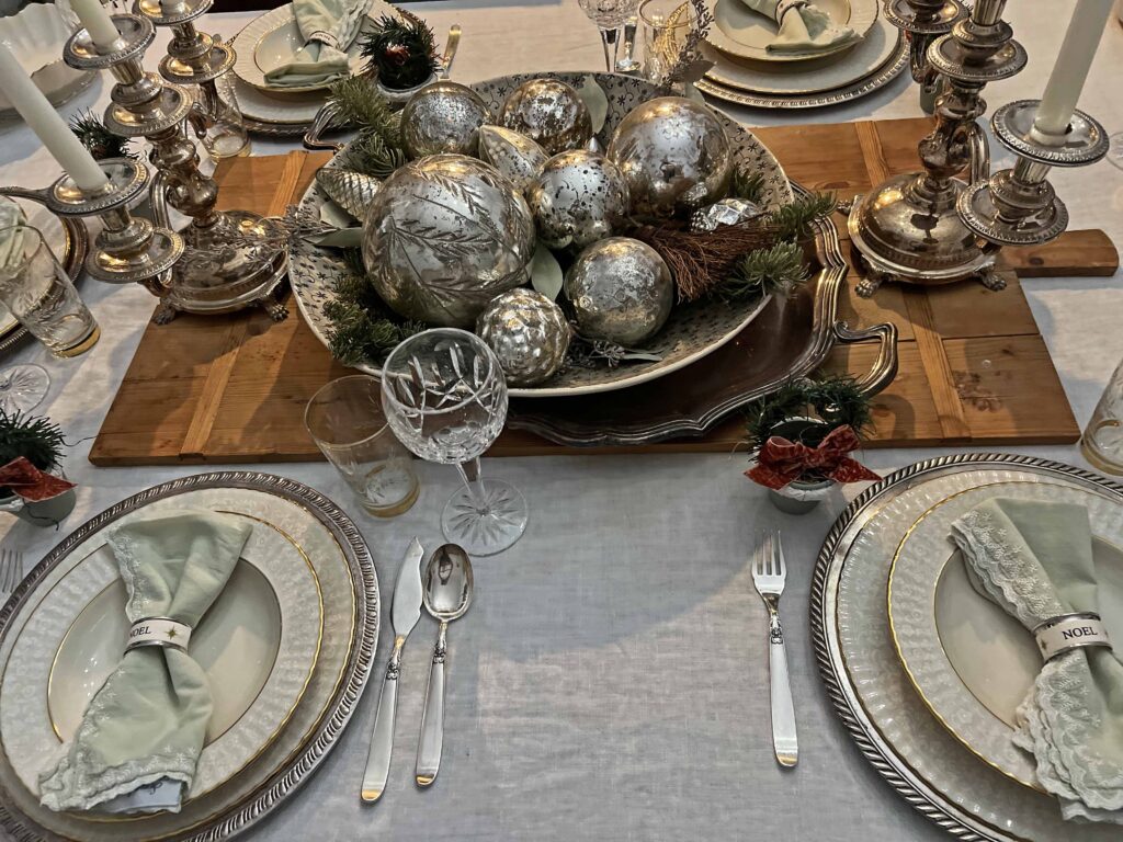 Christmas Eve Table Setting