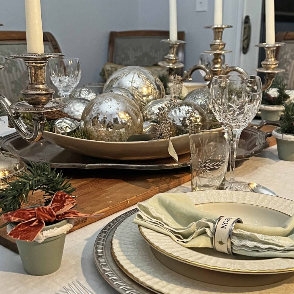 Christmas Eve Table Setting