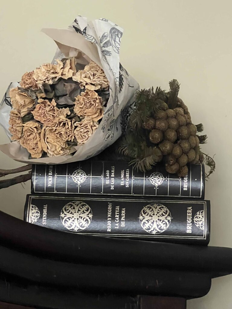 stag buck deer decor Christmas vignette