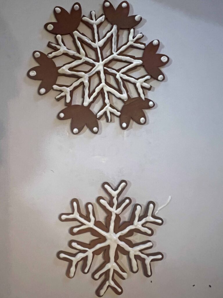 faux gingerbread snowflake wreath DIY