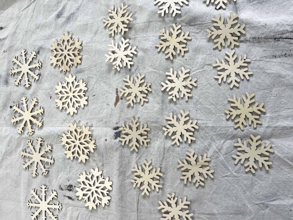 faux gingerbread snowflake wreath DIY
