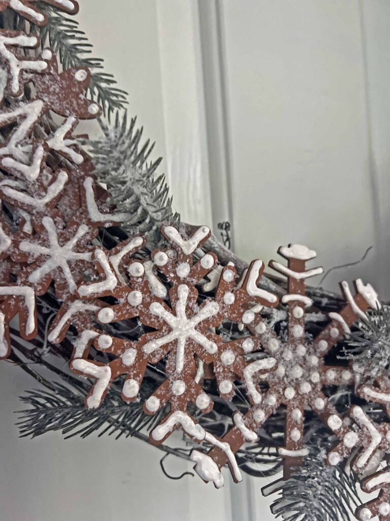 faux gingerbread snowflake wreath DIY