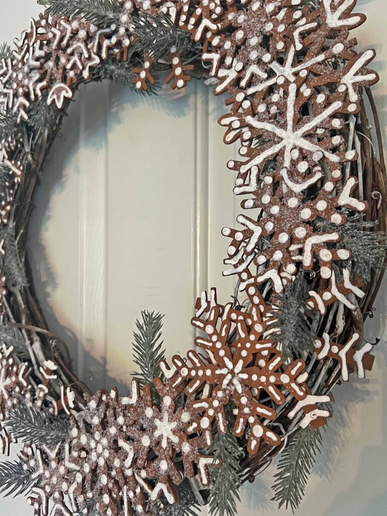 faux gingerbread snowflake wreath DIY