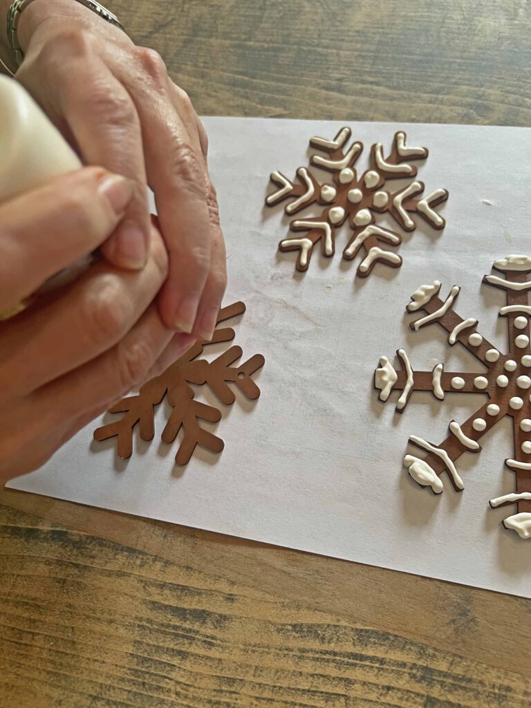 faux gingerbread snowflake wreath DIY