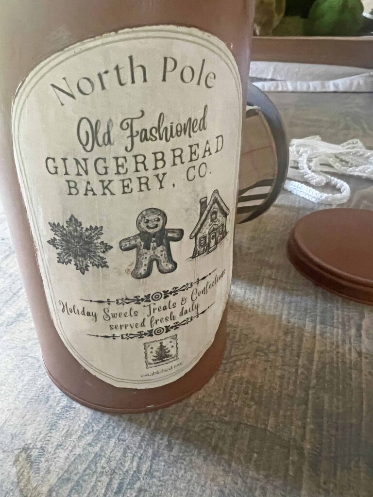 gingerbread tin upcycyle DIY