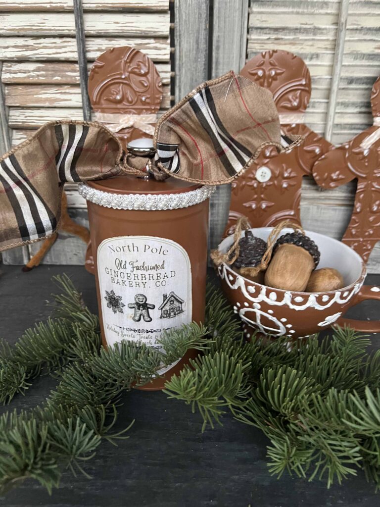 gingerbread tin upcycyle DIY