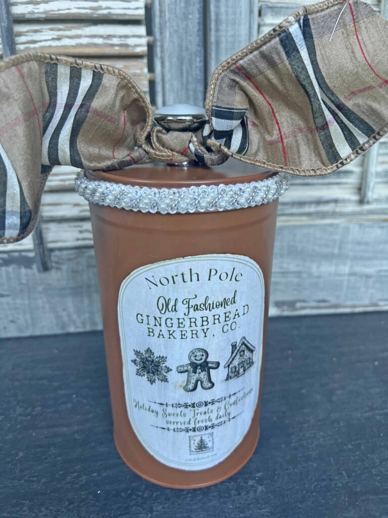 gingerbread tin upcycyle DIY