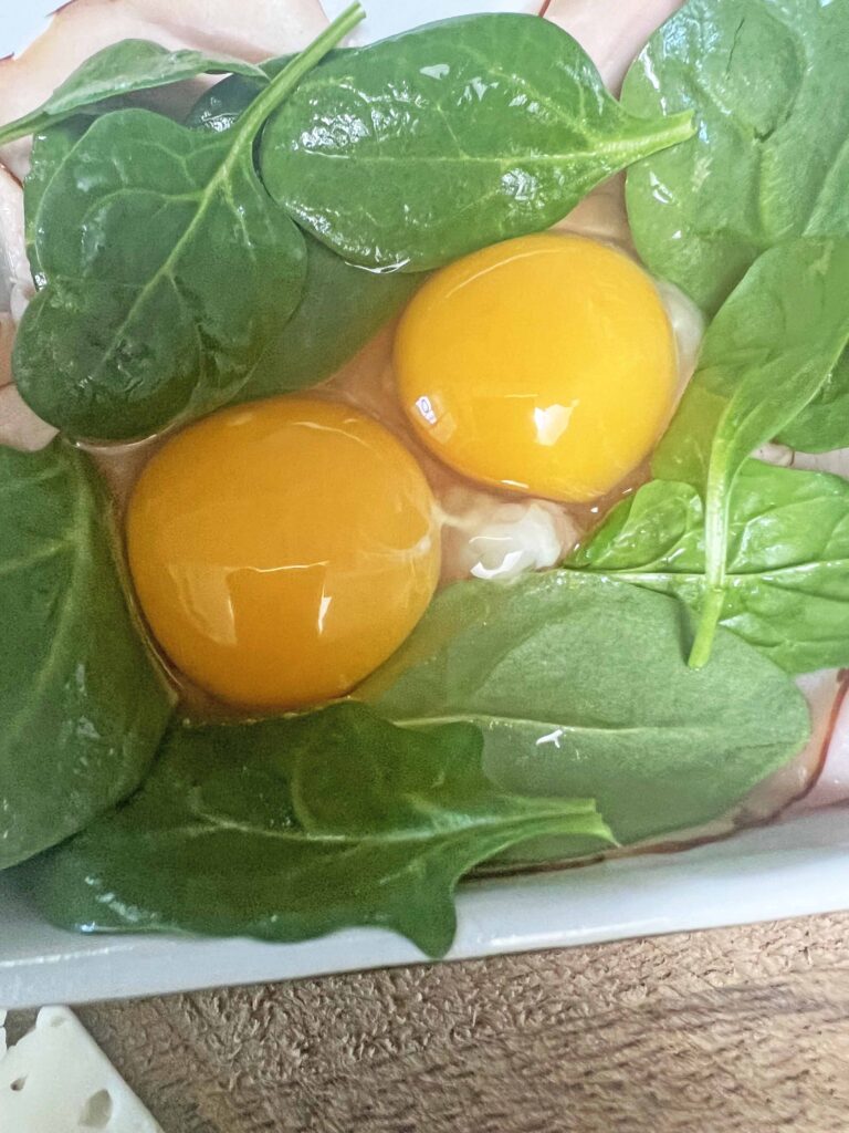 baked eggs with ham & spinach