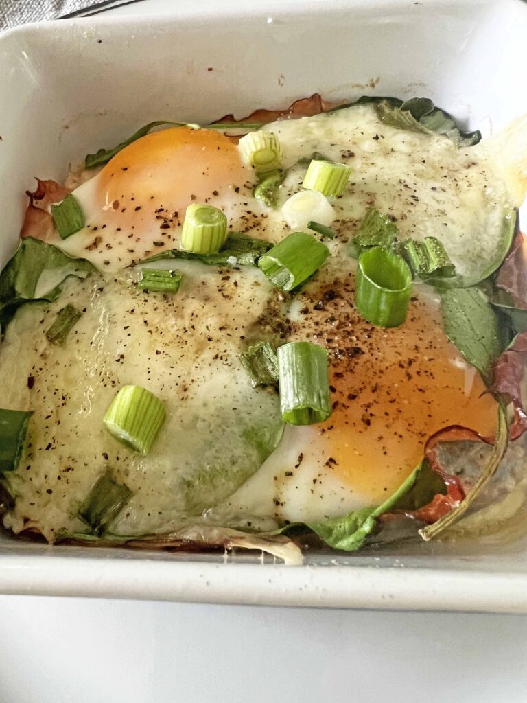 baked eggs with ham & spinach