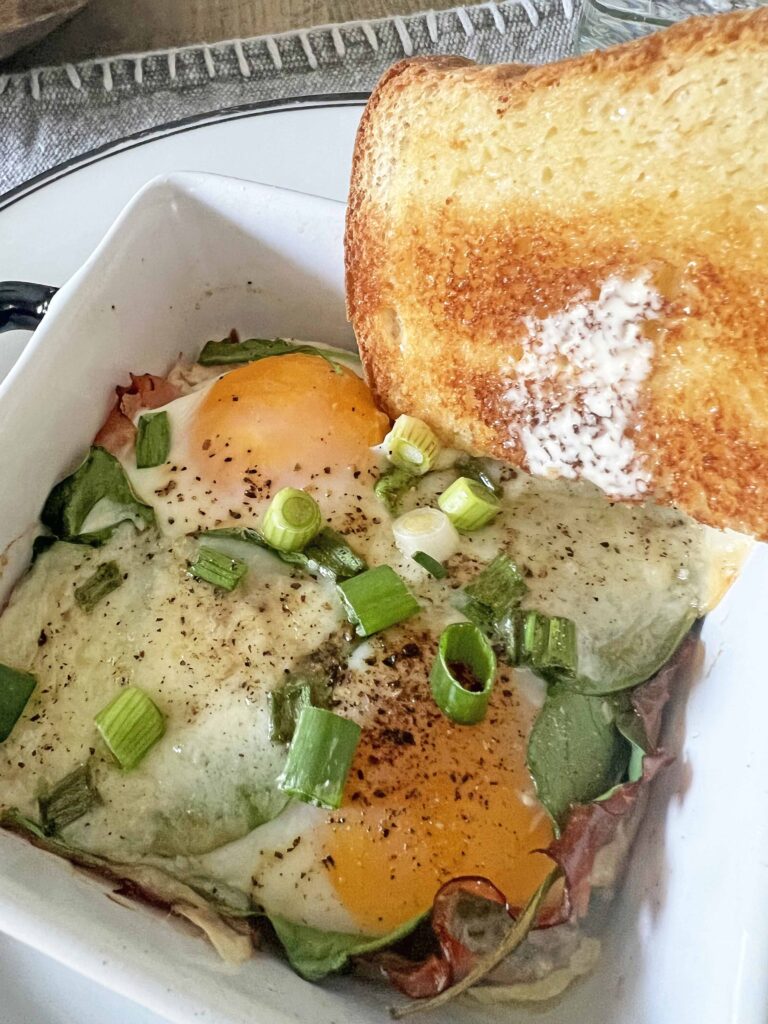 baked eggs with ham & spinach