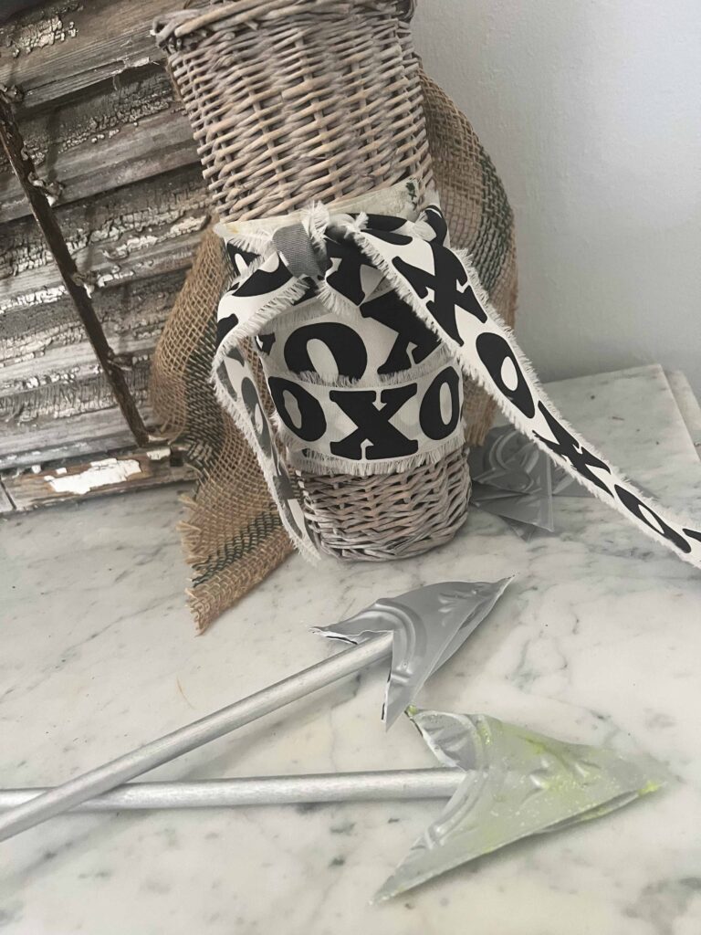 stylish cupid's arrow DIY