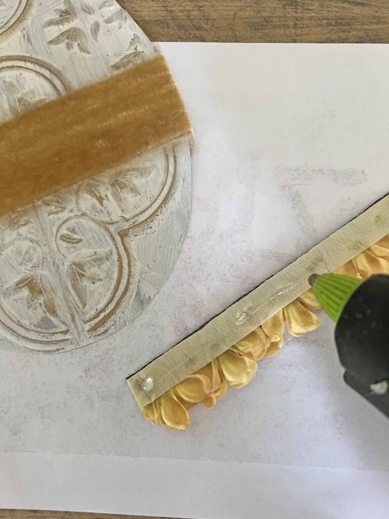 Oval picture frames trash to Easter eggs treasures