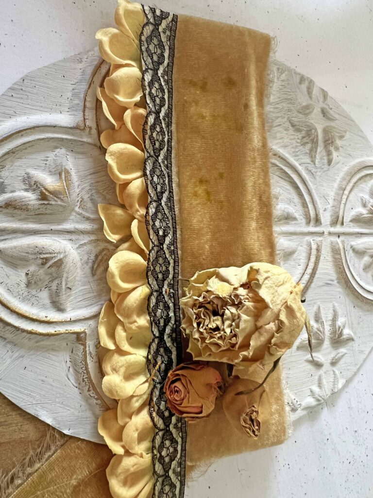 Oval picture frames trash to Easter eggs treasures