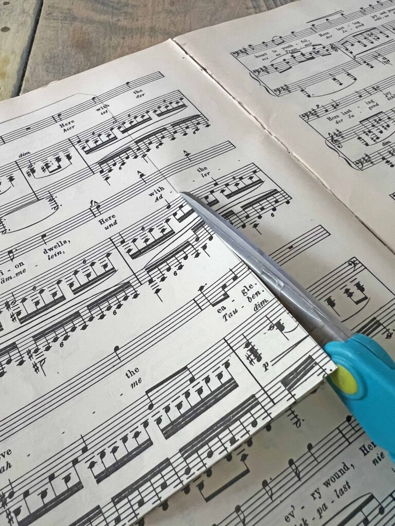 Oval picture frames trash to Easter eggs treasures