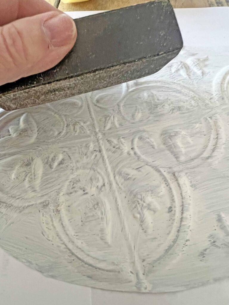 Oval picture frames trash to Easter eggs treasures