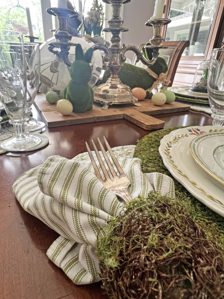 setting a moss bunny inspire table