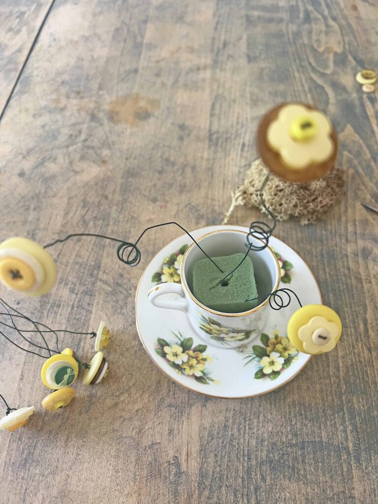 button flower bouquet DIY