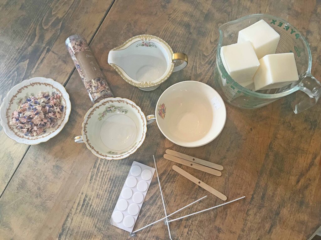 how to DIY candles using vintage porcelain