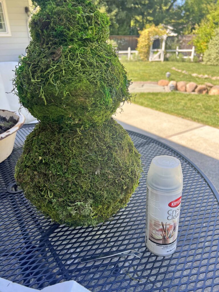 moss bunny DIY using Dollar Tree Bowls