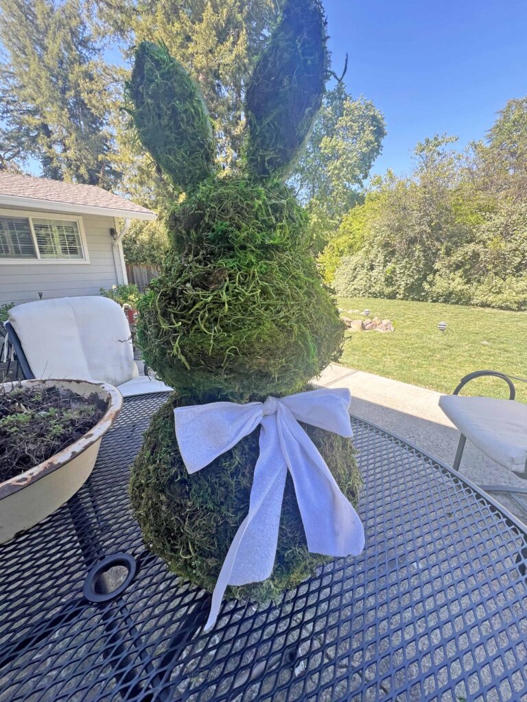 moss bunny DIY using Dollar Tree Bowls