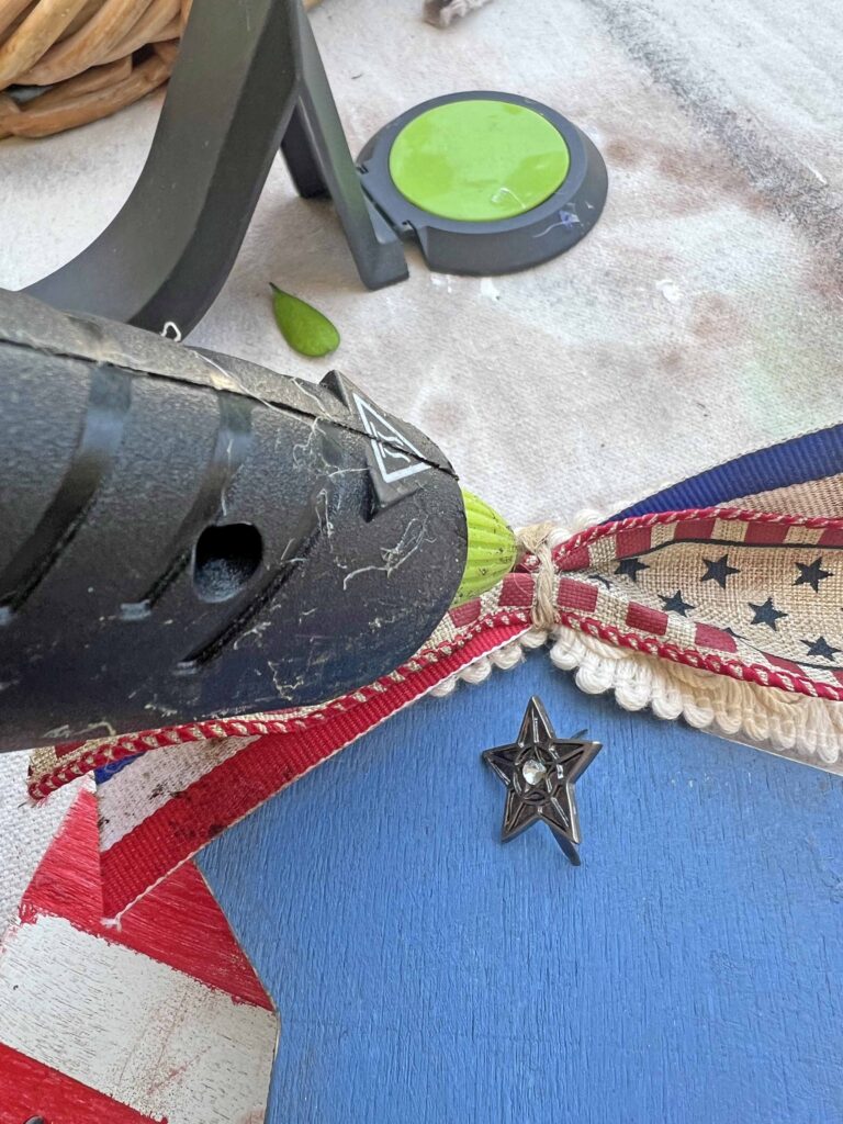 DIY America Grunge Sign from Dollar Tree Wooden Pieces