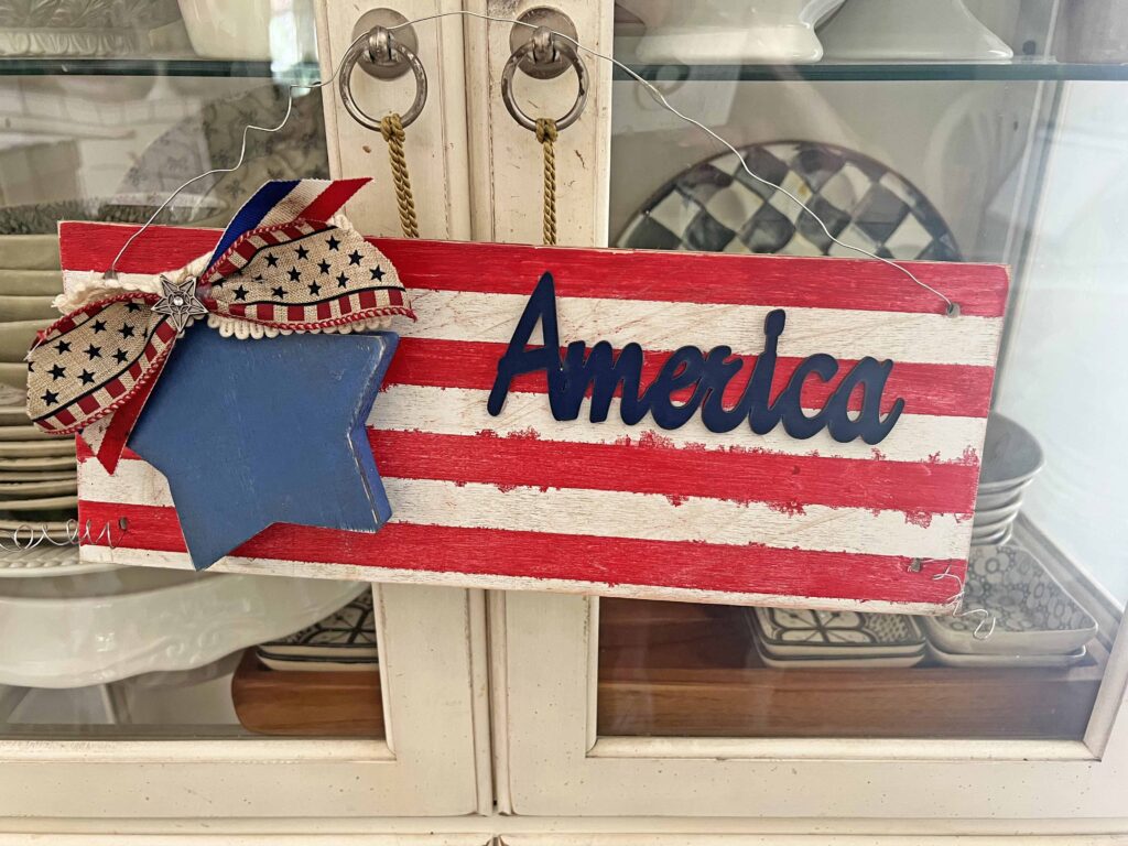 DIY America Grunge Sign from Dollar Tree Wooden Pieces