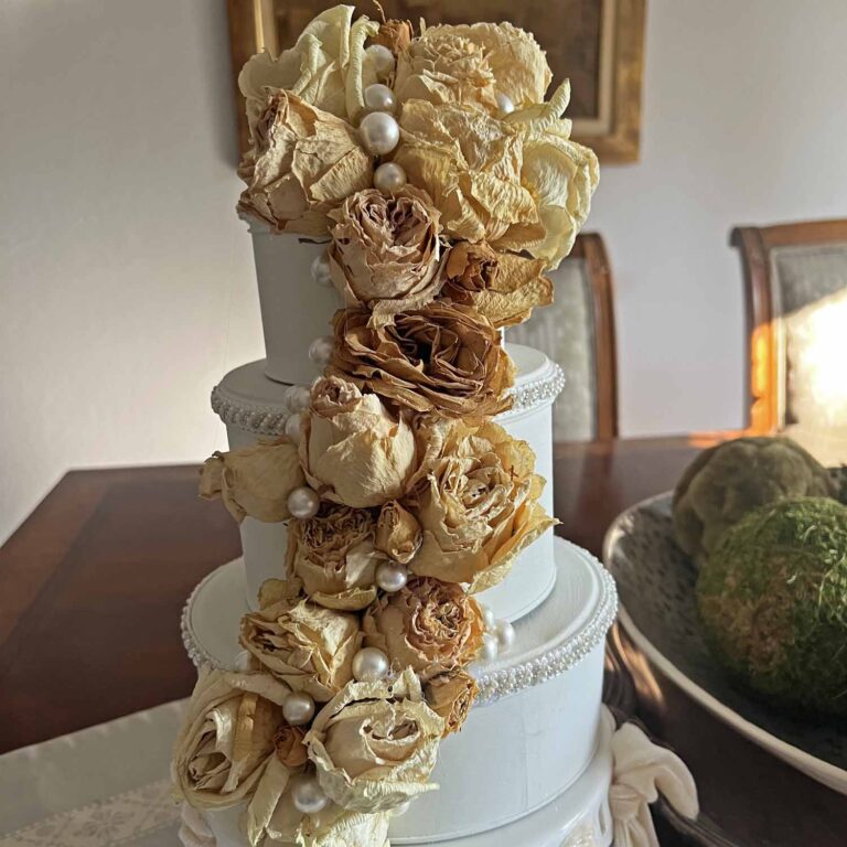 How to Make a Faux Cake from Thrifted Cookie Tins