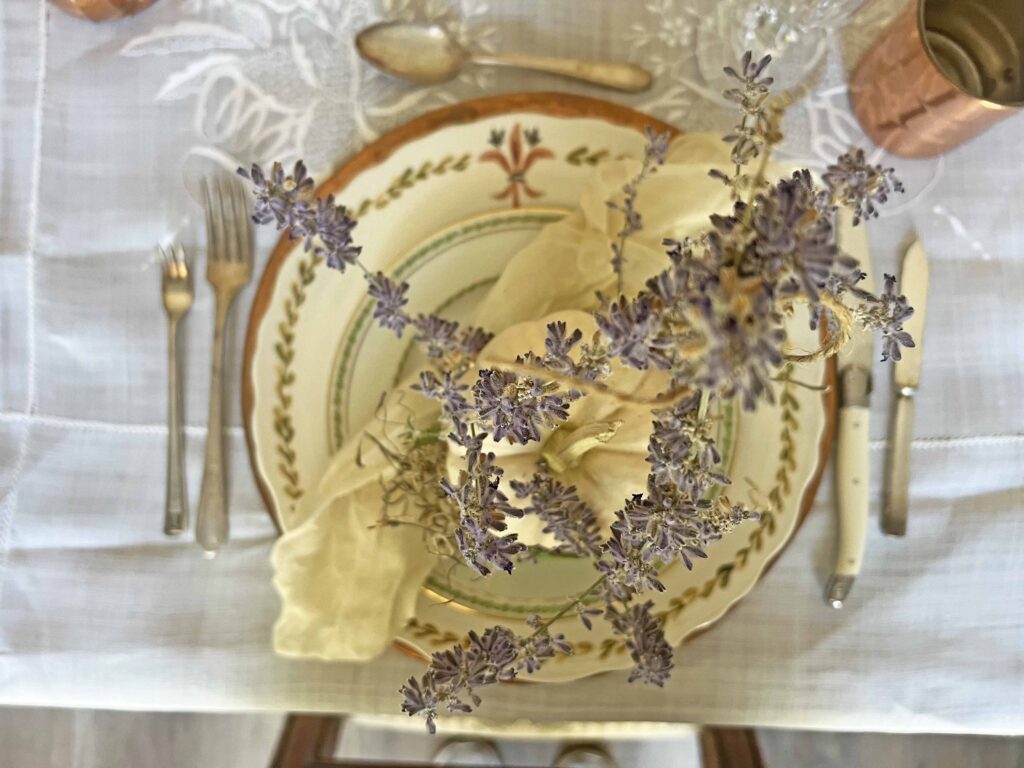 early fall foraged table setting