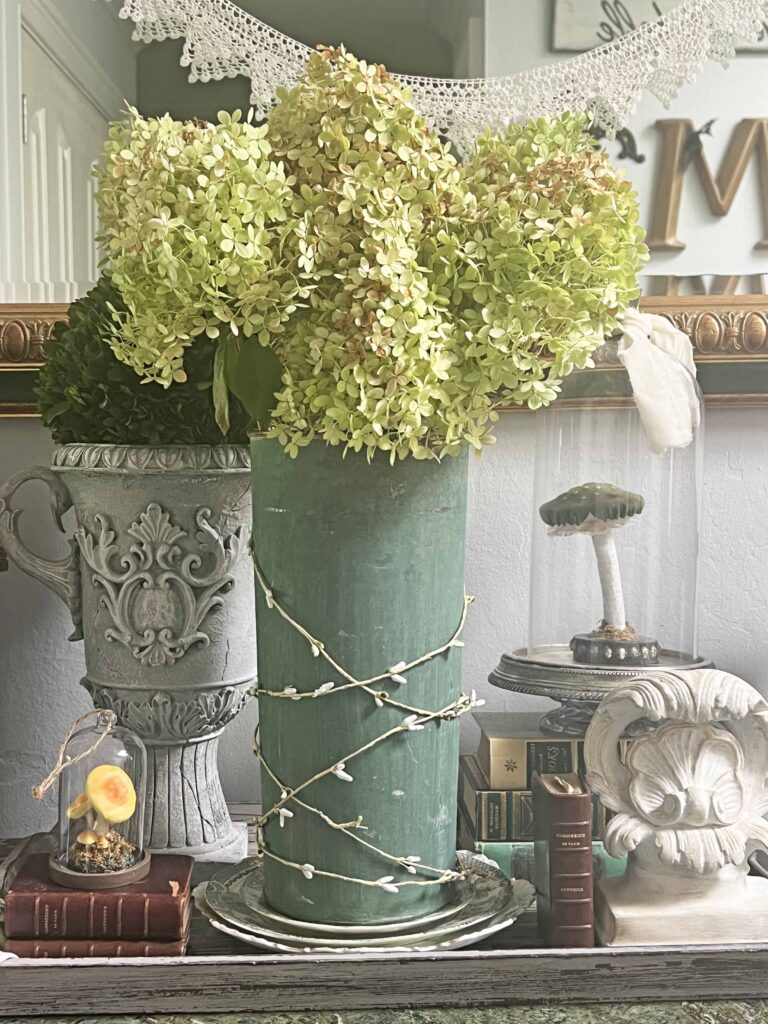 how to style a transitional home decor vignette