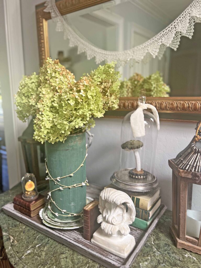 how to style a transitional home decor vignette