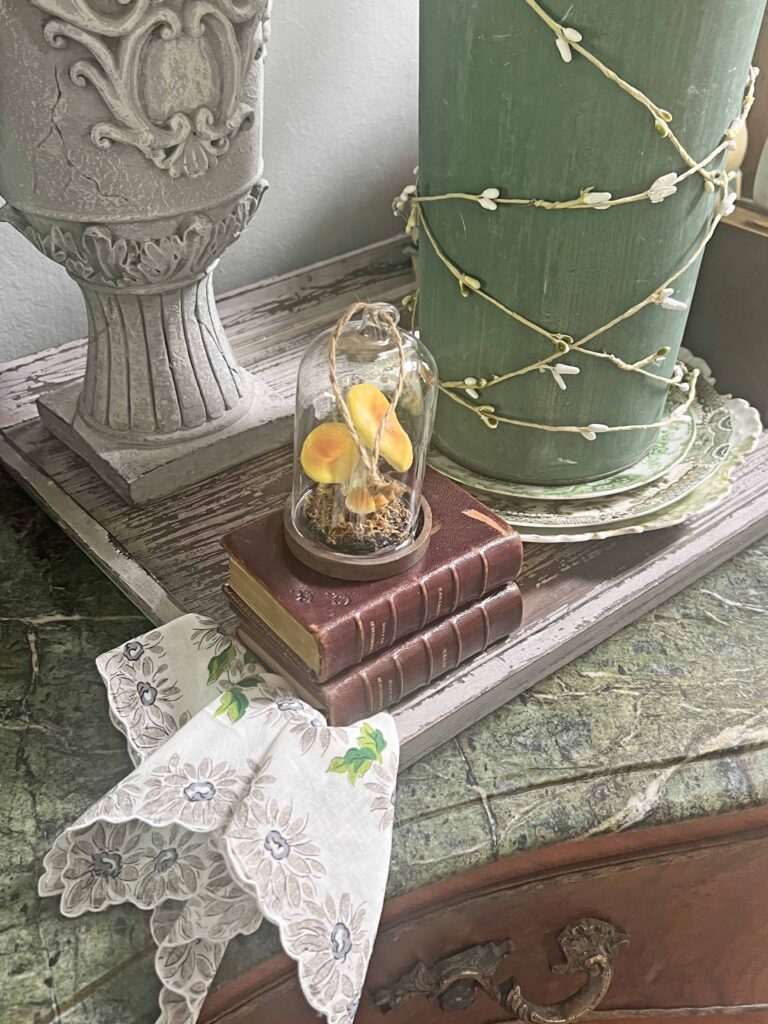 how to style a transitional home decor vignette