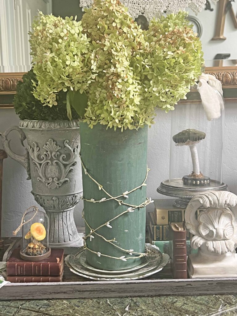 how to style a transitional home decor vignette