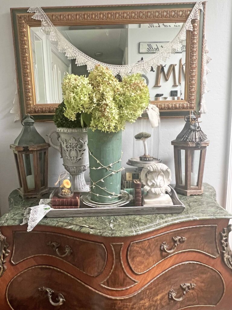 how to style a transitional home decor vignette