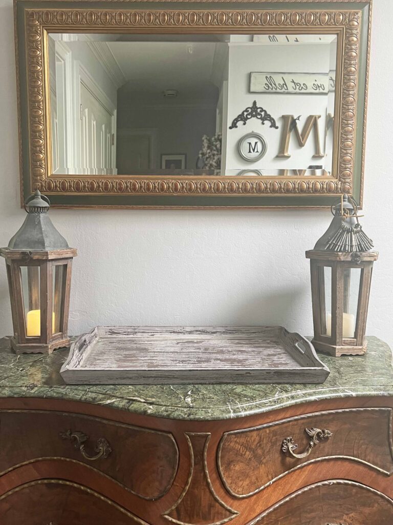 how to style a transitional home decor vignette