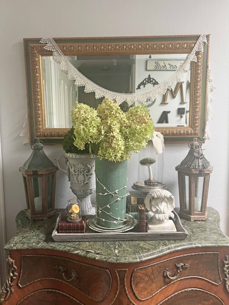 how to style a transitional home decor vignette