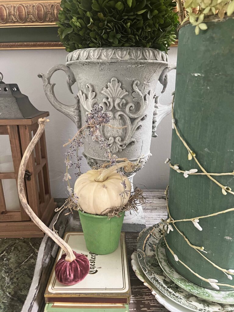 Fall seasonal decor vignette swap done easily