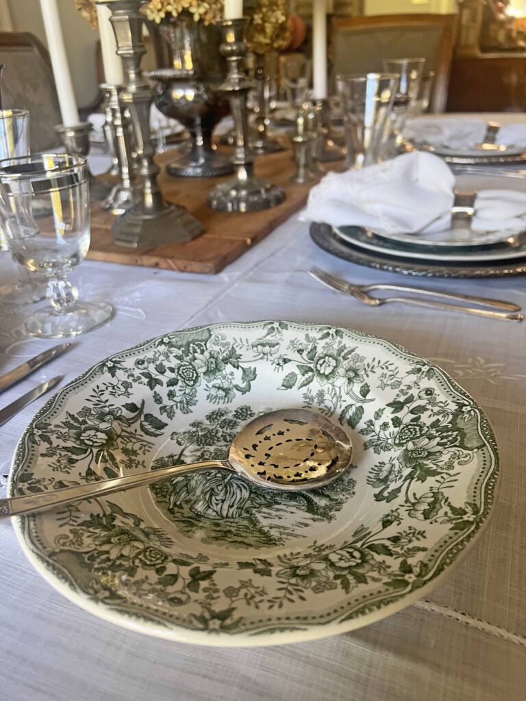 how to set the table with thrifted finds