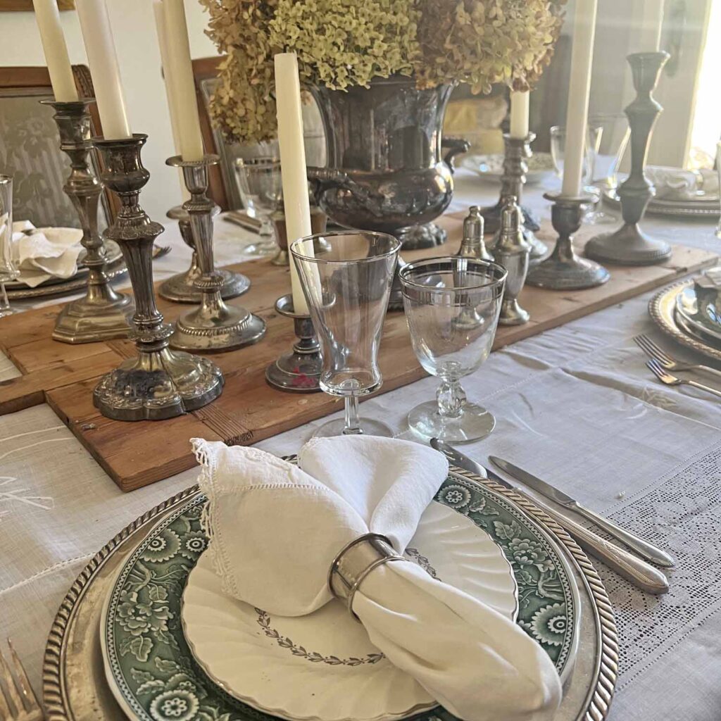 how to set a table with thrifted finds
