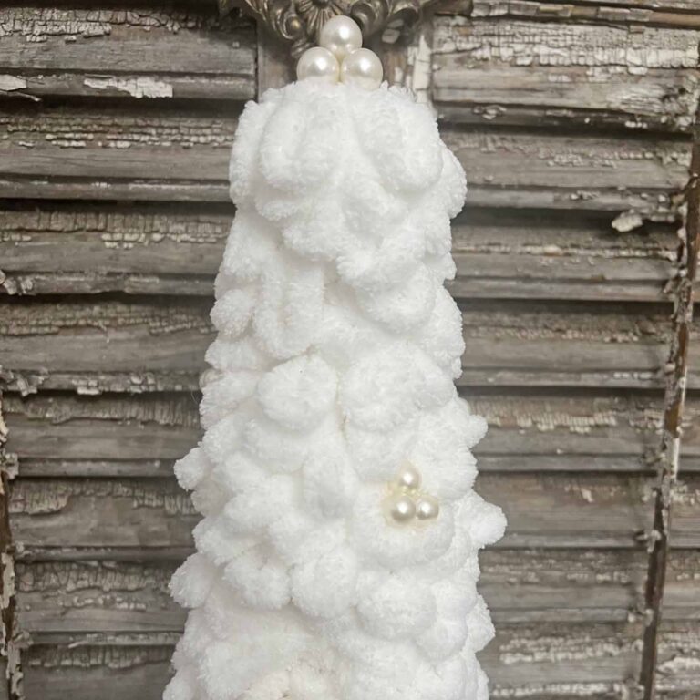 Pearl Loopy Yarn Christmas Tree DIY