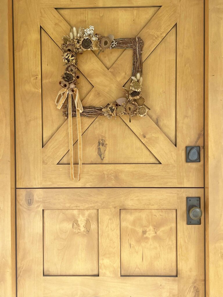 Fall craft: moody squares dried coral wreath DIY