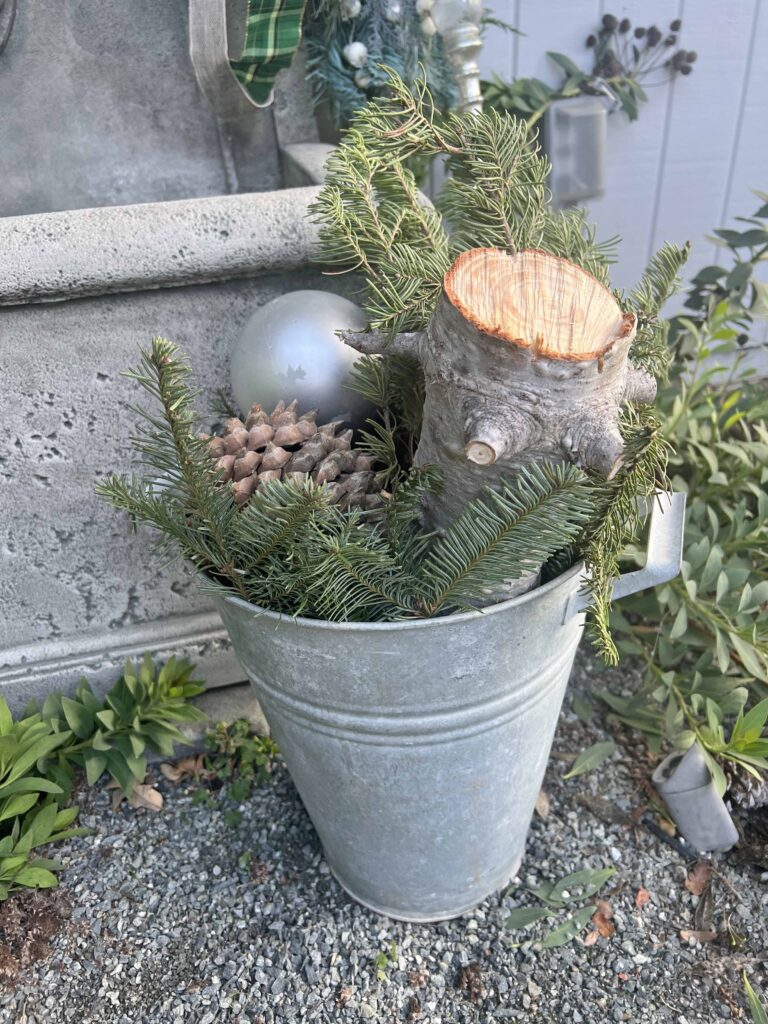 how to decorate an outdoor fountain for Christmas