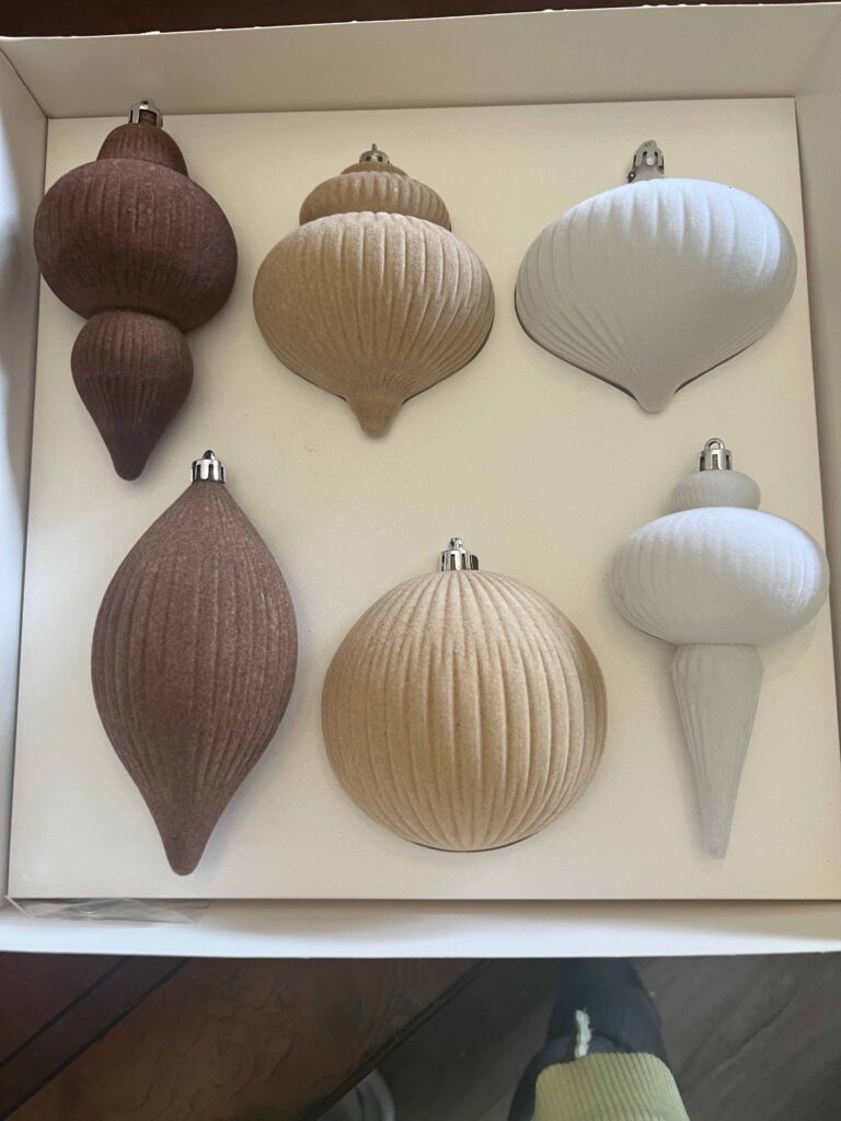 How to Style a Rustic Dough Bowl for the Holidays with Natural Elements