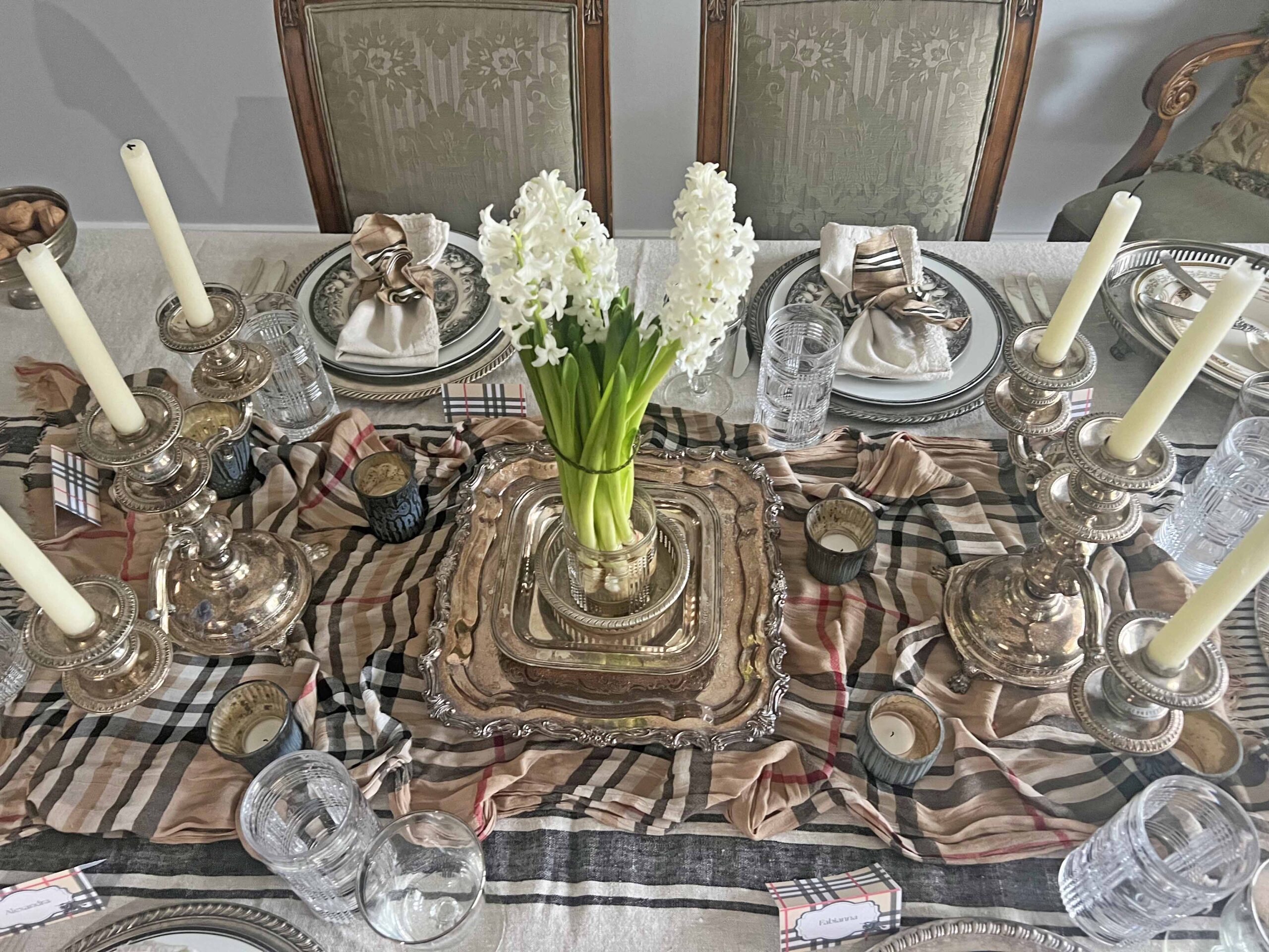 how to set a Burberry inspired table