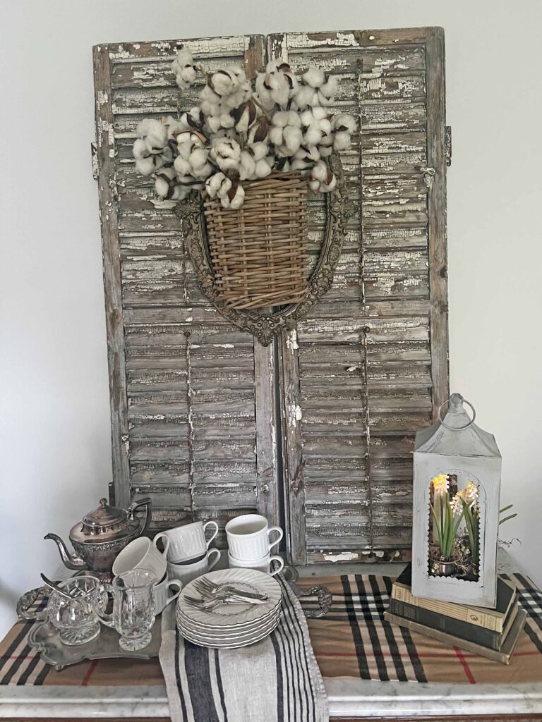 how to set a Burberry inspired table